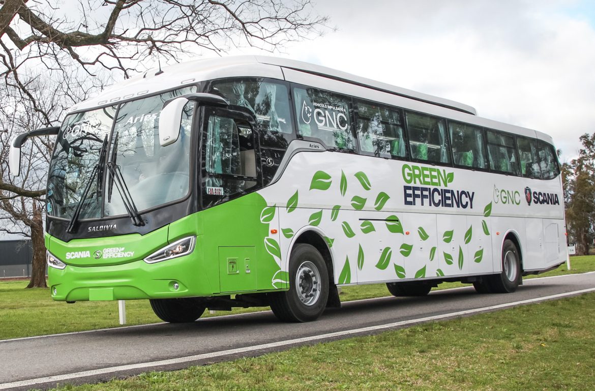Scania presentó su nuevo bus interurbano con gas natural