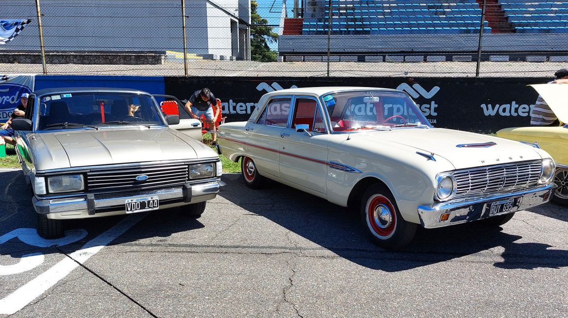El Ford Falcón celebró su 60 aniversario en el autódromo: fueron más de 800 vehículos