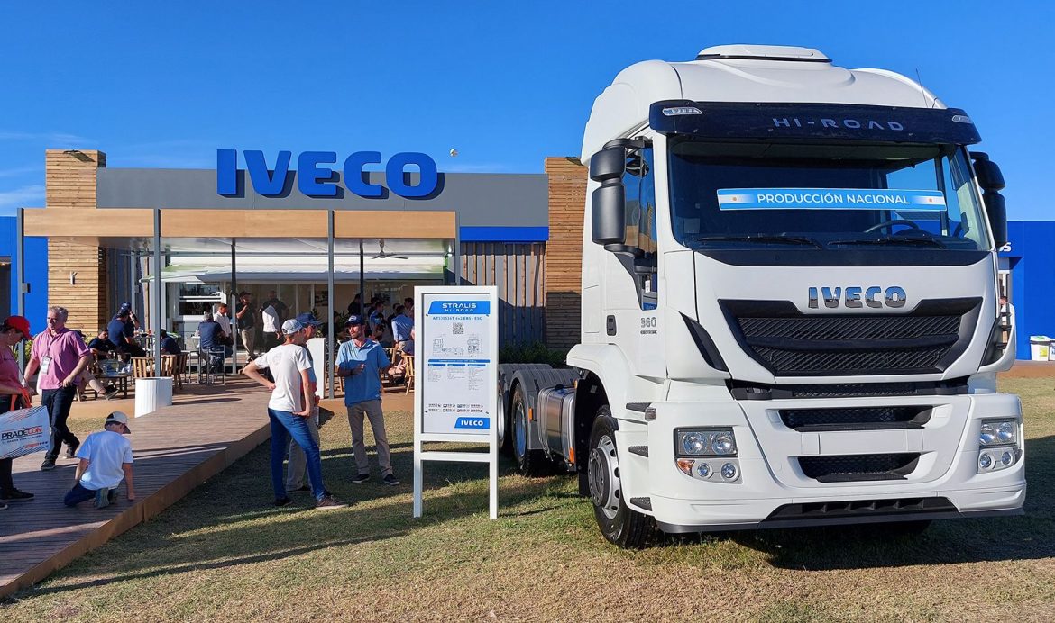 Iveco presentó en Expoagro sus nuevas configuraciones bitren nacionales