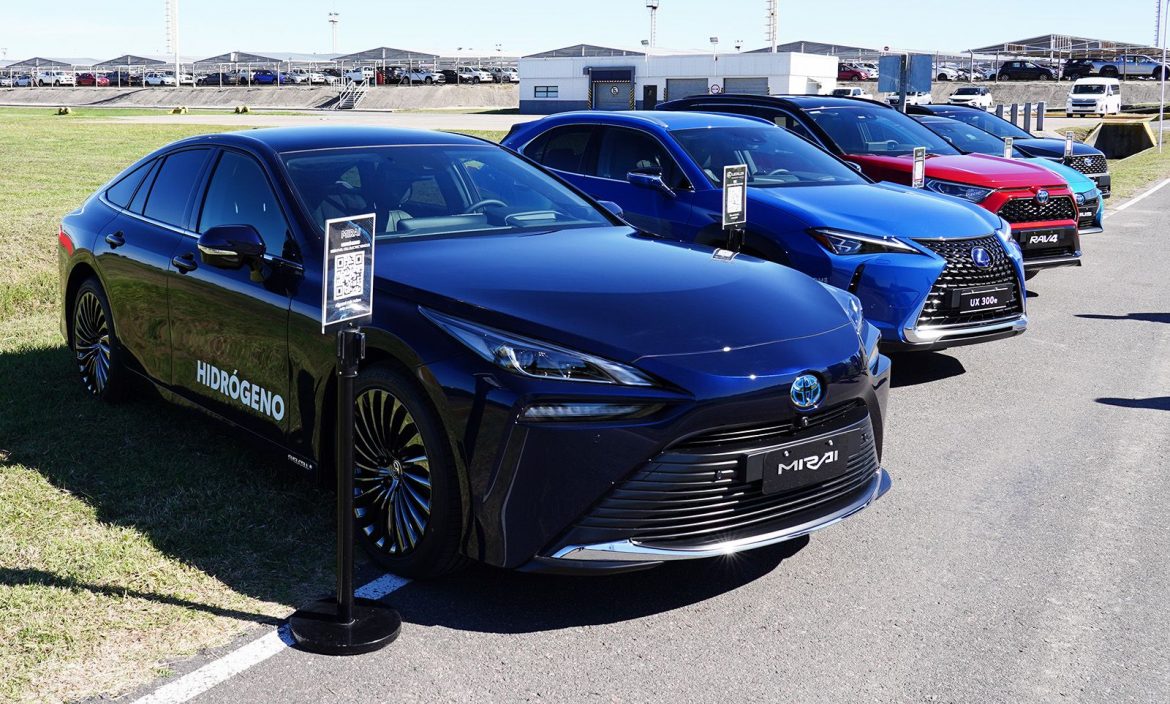 Toyota trajo su sedán de hidrógeno Mirai a la Argentina