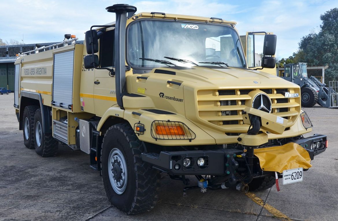 Mercedes-Benz capacitó a la Fuerza Aérea Argentina para que puedan utilizar los camiones Zetros