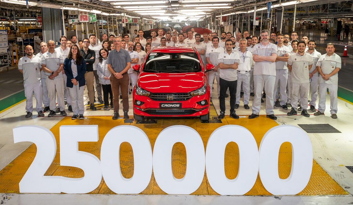 Stellantis produjo la unidad 250.000 del Fiat Cronos y sumó un nuevo turno
