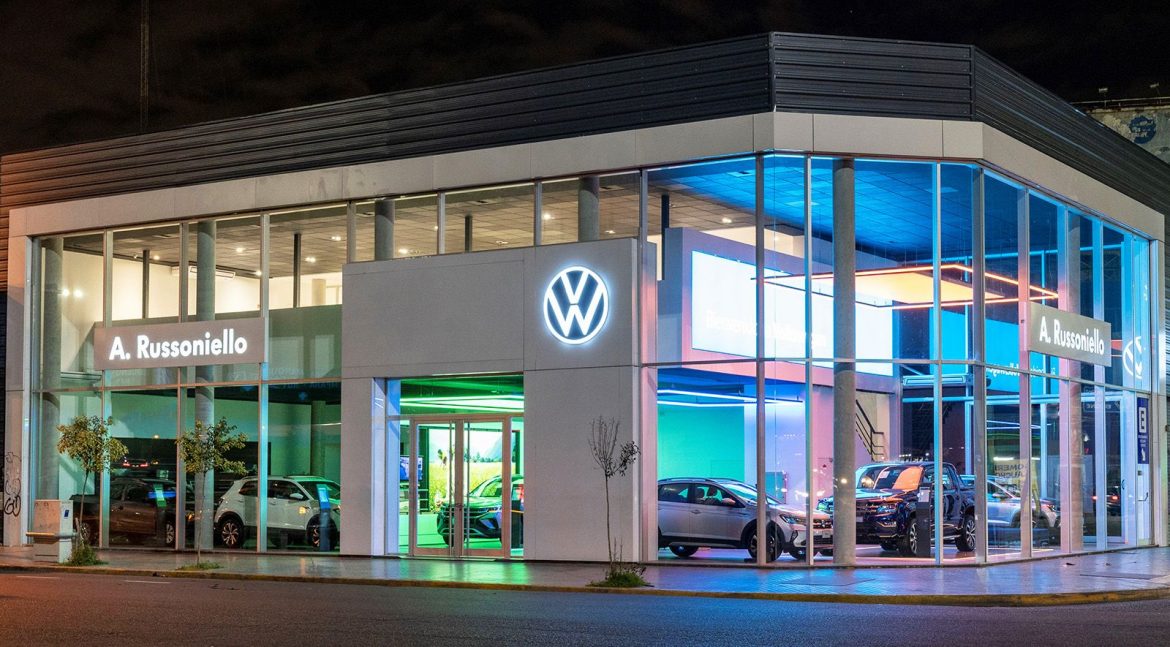 Volkswagen inaugura un nuevo concesionario de la firma Russoniello