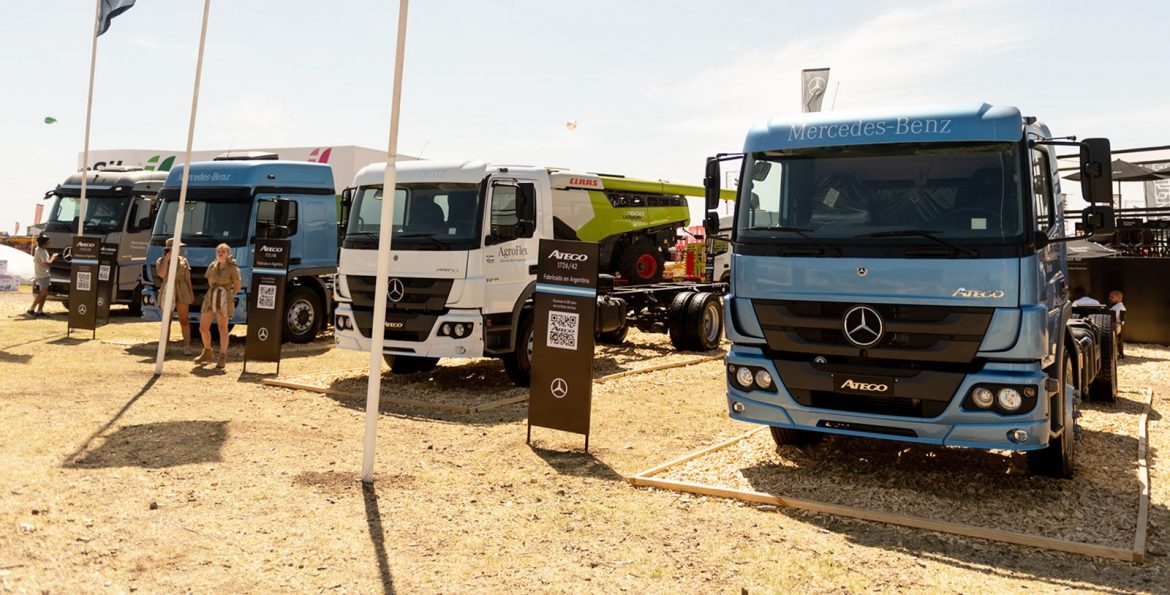Mercedes-Benz lució sus camiones nacionales y anunció novedades en Expoagro