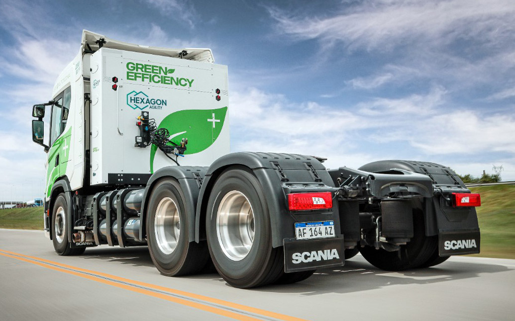 Scania presentó en Expoagro una mochila que duplica la autonomía de sus camiones a GNC