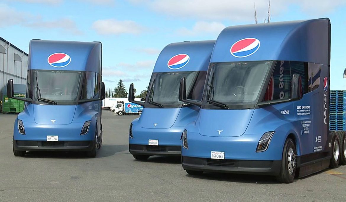 Semi: El esperado camión eléctrico de Tesla ya está funcionando en la flota de vehículos de la empresa PepsiCo