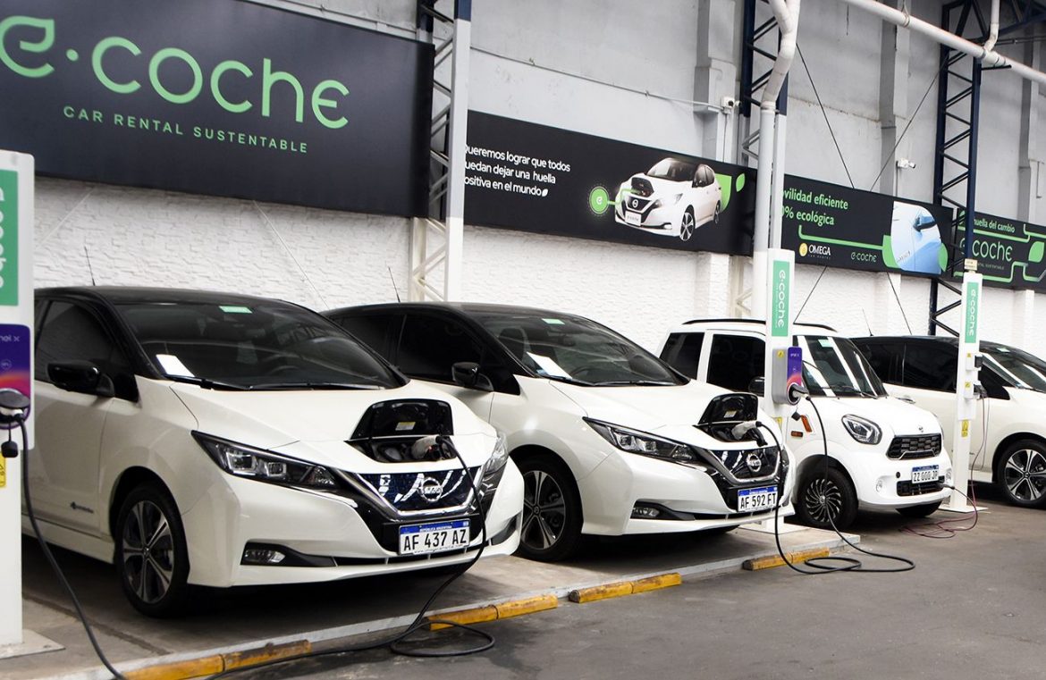 E-Coche anunció que agrandará su flota con la llegada de nuevos modelos híbridos y eléctricos, y que sumará furgones y pick-ups