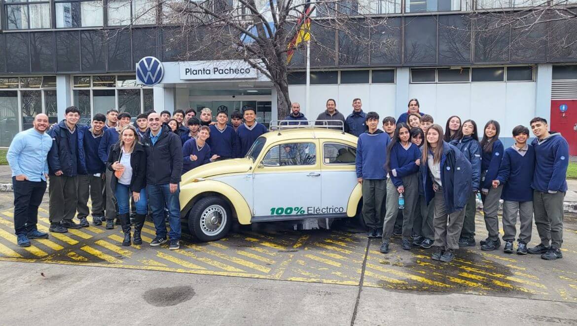 Eco Wagen y Volkswagen capacitaron en conjunto en Pacheco a estudiantes del nivel secundario en eco-tecnologías