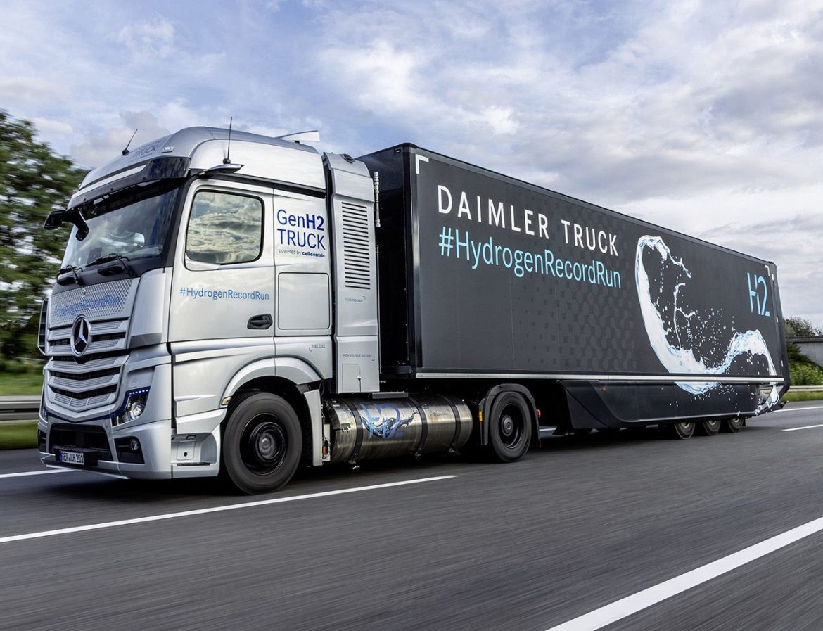 El camión a hidrógeno Mercedes-Benz GenH2 registró los 1.000 km recorridos con un solo llenado de hidrógeno líquido