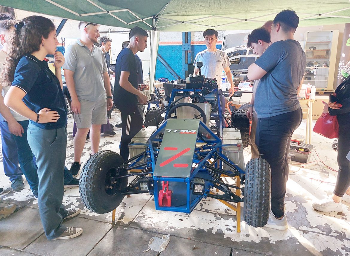 Sandtronic: el vehículo todoterreno eléctrico para rescate desarrollado por alumnos del IMPA fue presentado en la Feria Anual de la escuela