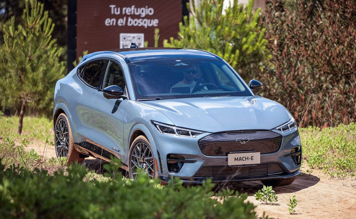 Ford estará presente este verano en los principales centros turísticos: en Cariló exhibirá el nuevo Mustang Mach-E