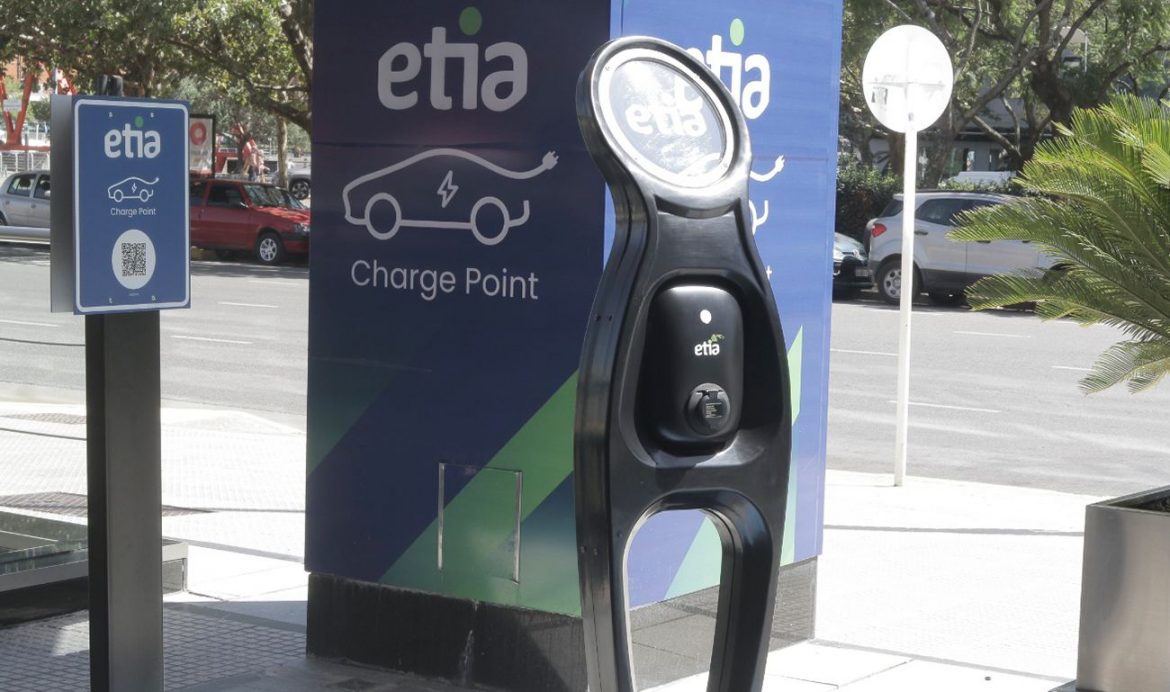 ETIA anunció que comenzarán a fabricar sus cargadores eléctricos antes de fines de año en Argentina