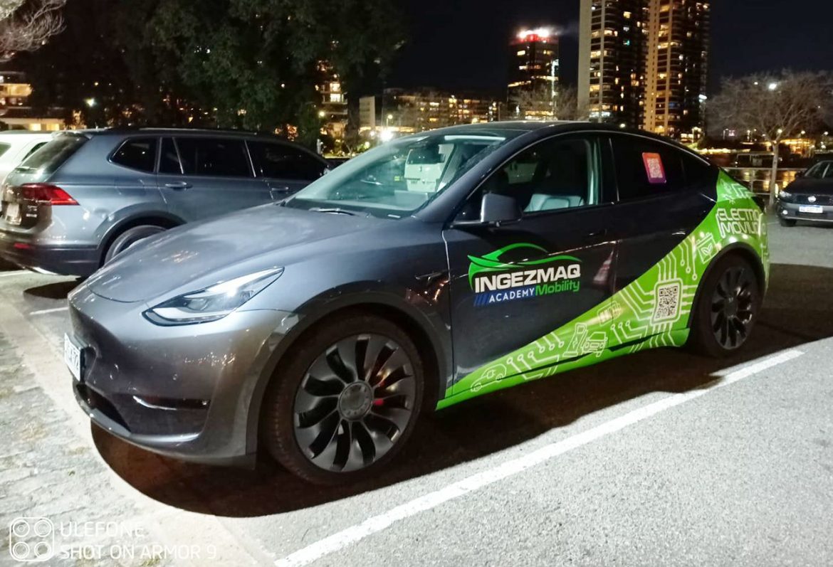 Ingezmaq, la empresa chilena de cursos de mecánica automotriz, llegó a la Argentina con un Tesla Model Y