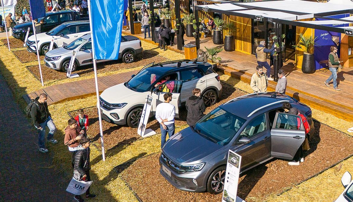 Volkswagen exhibe las nuevas T-Cross y Saveiro en La Rural