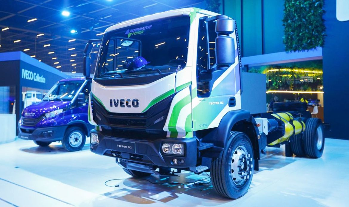 Iveco exhibió a los nuevos Tector NG y S-Way Metallica en Fenatran