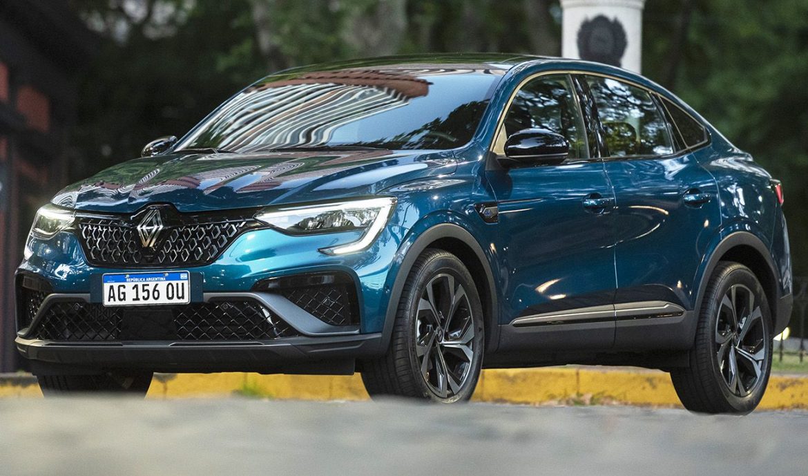 Renault presentó el nuevo Arkana E-Tech Hybrid, en su versión Esprit Alpine, en Cariló: Se lanzará en marzo